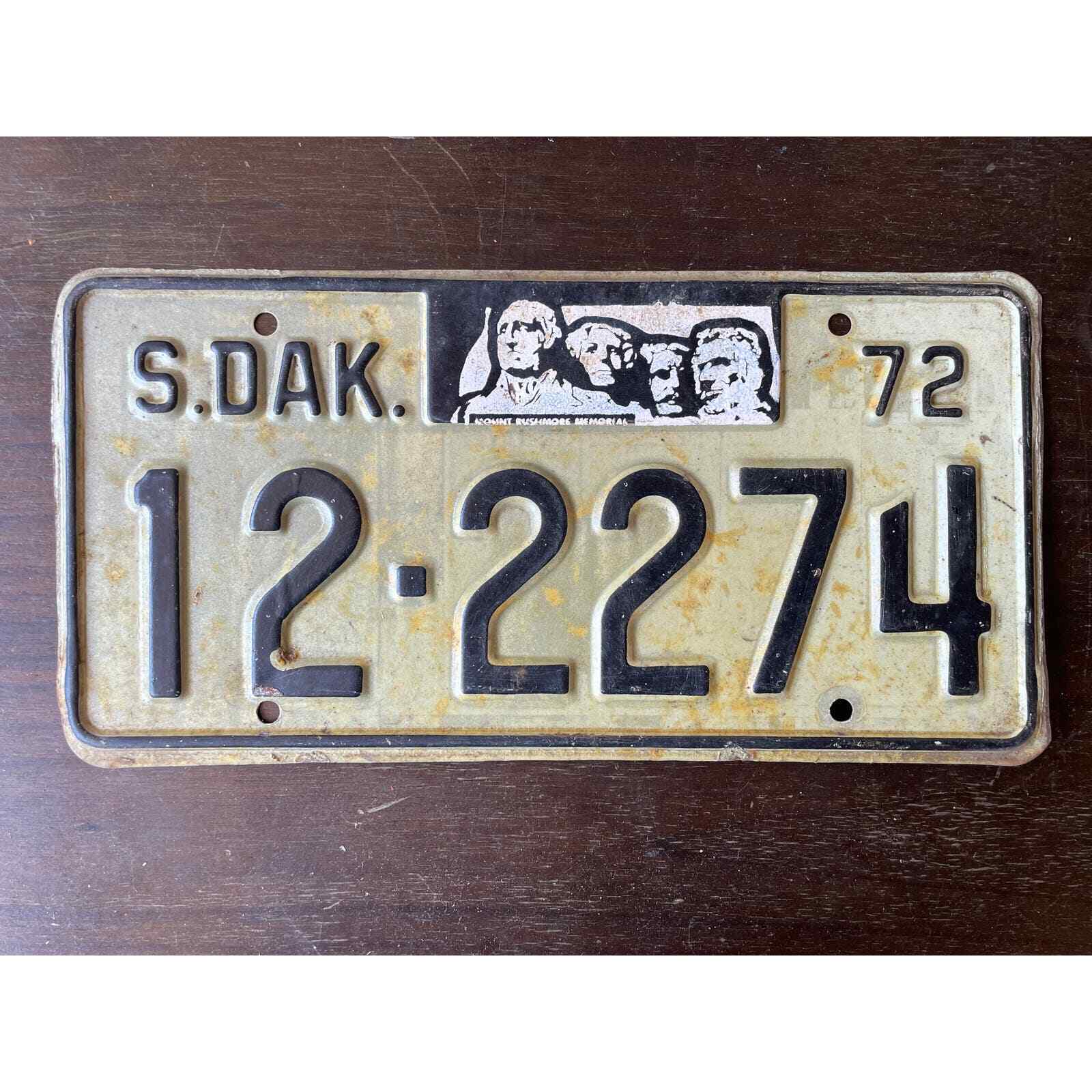 Vintage 1972 South Dakota 12 2274 license plate Mount Rushmore Auto Passenger 72