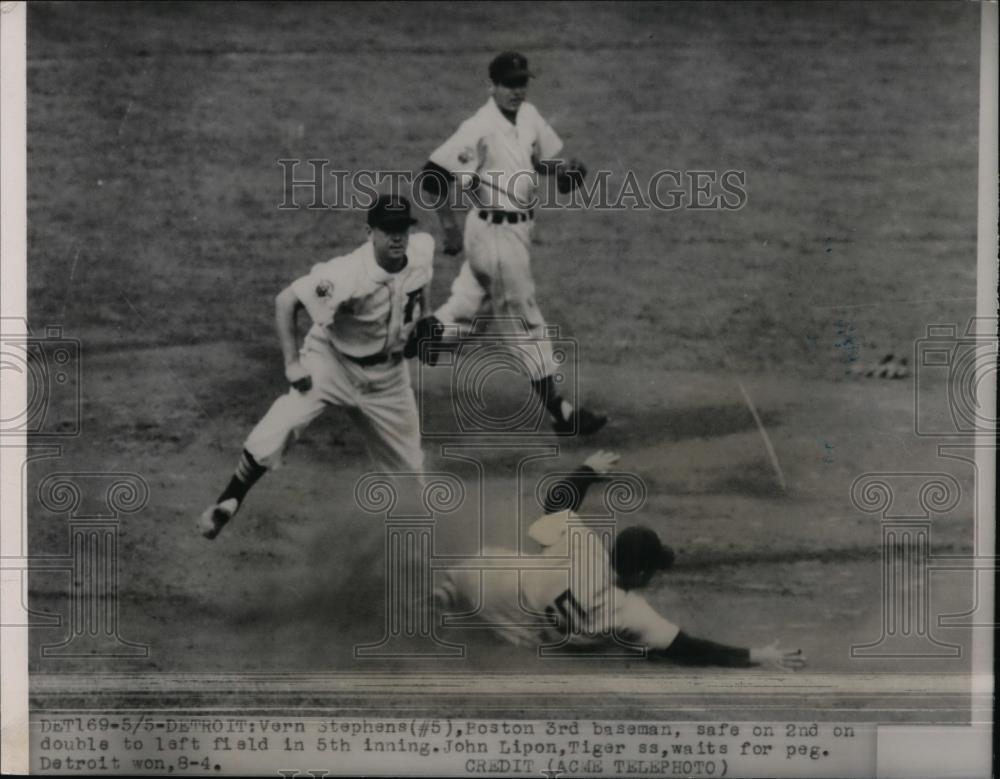 1951 Press Photo Boston\'s Vern Stephens safe at 2nd vs Tigers John Lipon