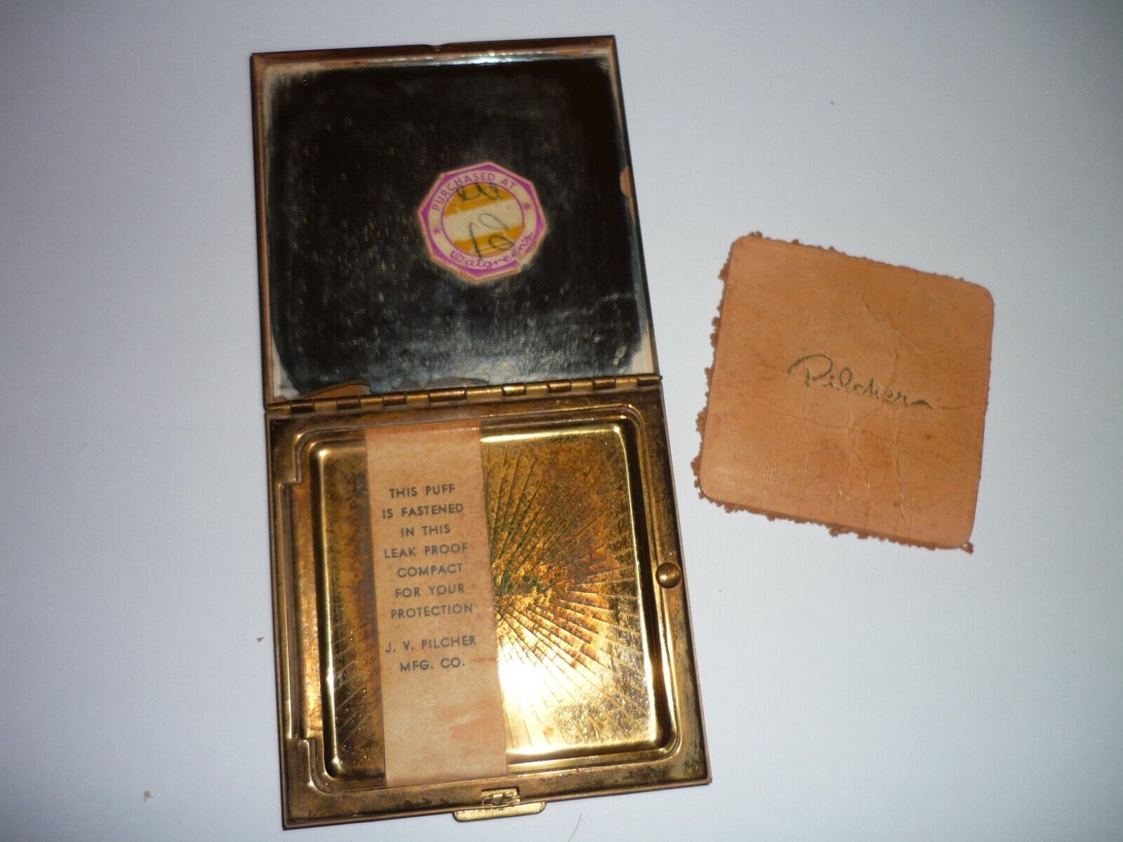 Vintage J V Pilcher Gold Tone Square Powder Compact