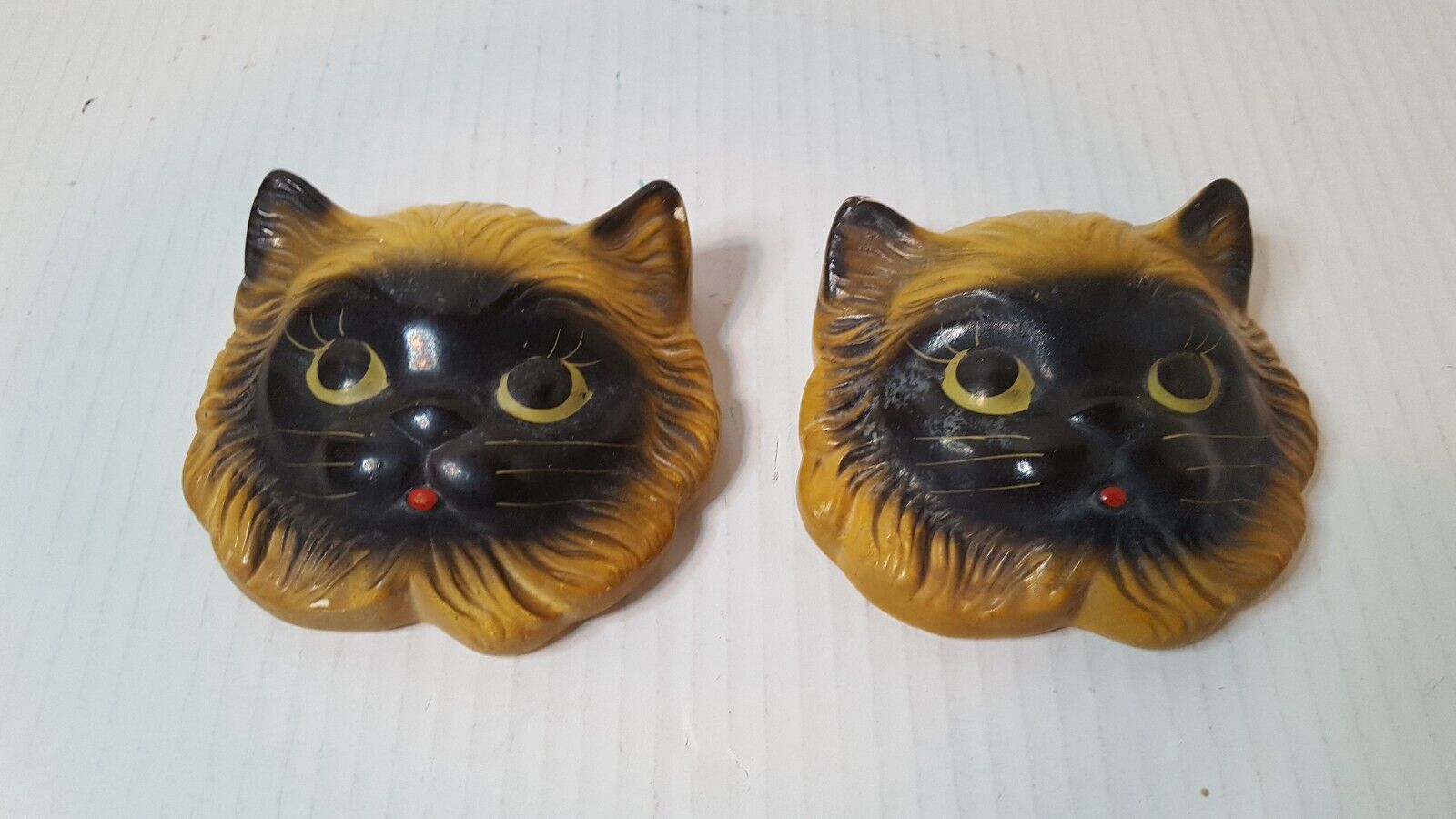 Vintage 1954 Miller Studios Chalkware Siamese Cat Kitten Head Pair Wall Hangings