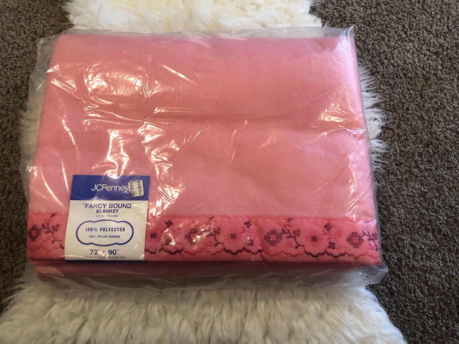 Vintage 100% Polyester Blanket w/ Satin Nylon Trim Full/Twin 72x90 pink. NWT