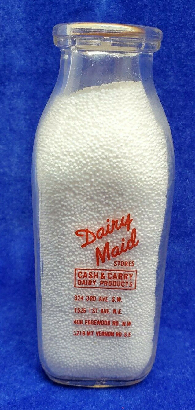Vintage Dairy Maid Cash Carry Cedar Rapids Iowa IA Pint Milk Bottle Pyros