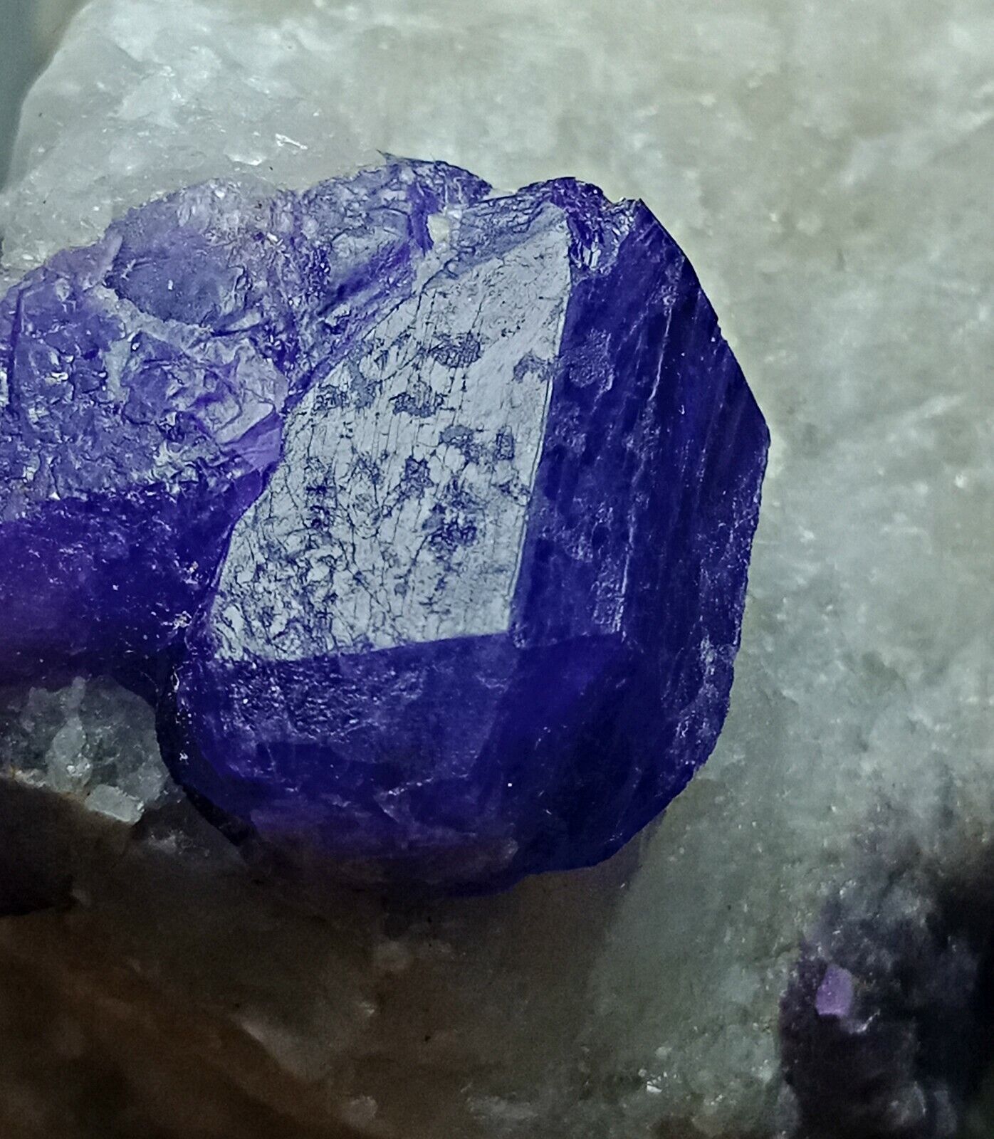 160 GM fluorescent top color change Hackmanite Crystal on matrix @ Afghanistan
