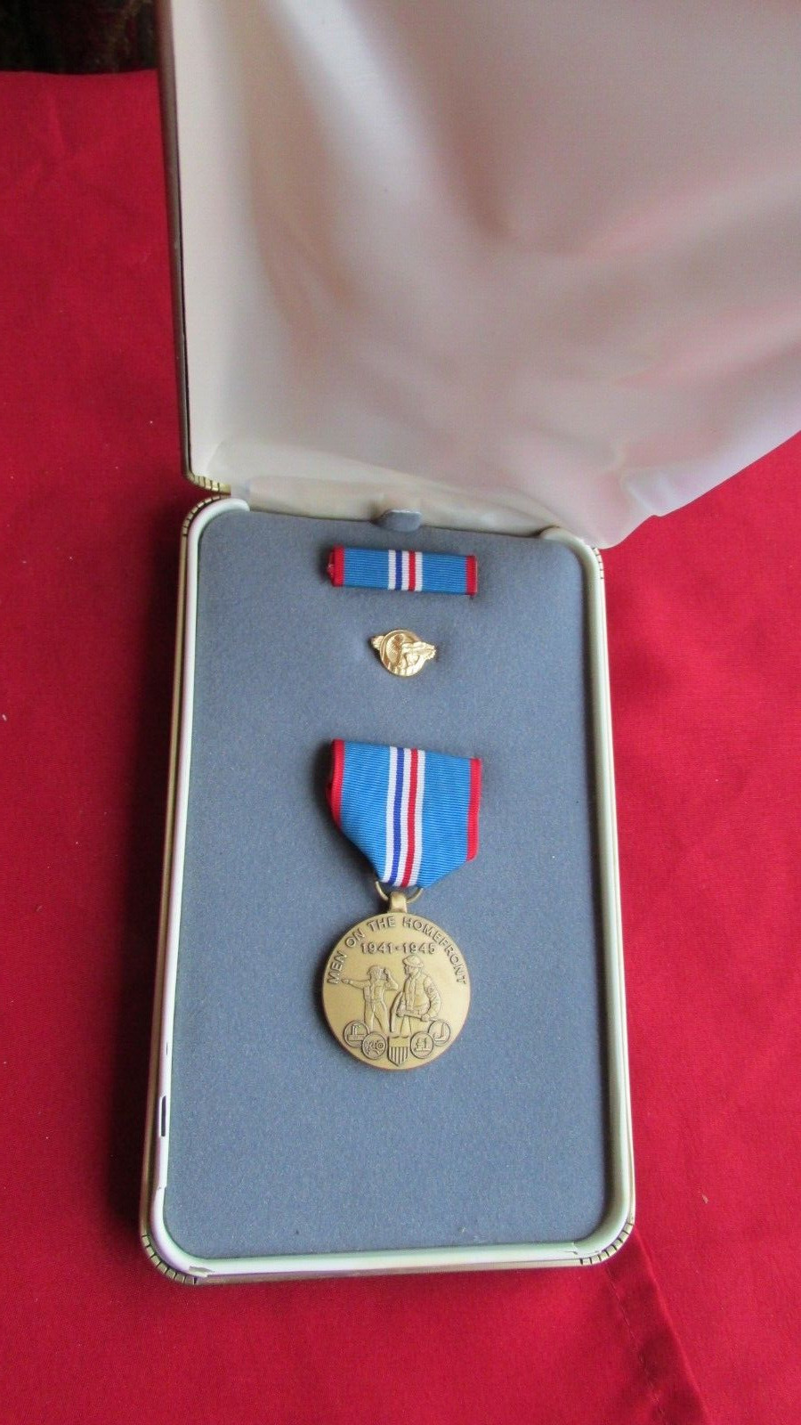 RARE US WWII Men on the Homefront Commemorative Medal 1941-1945,Boxed,Duck pin++