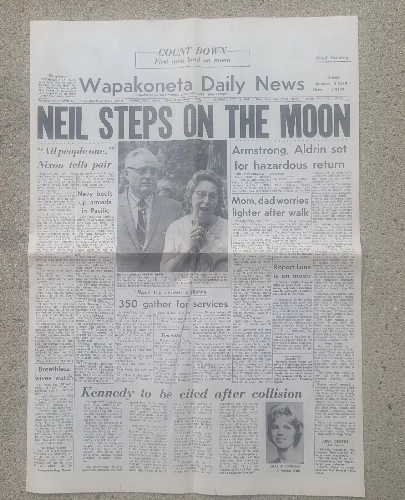 NEIL STEPS ON THE MOON Apollo 11 Neil Armstrong Hometown Newspaper  RARE