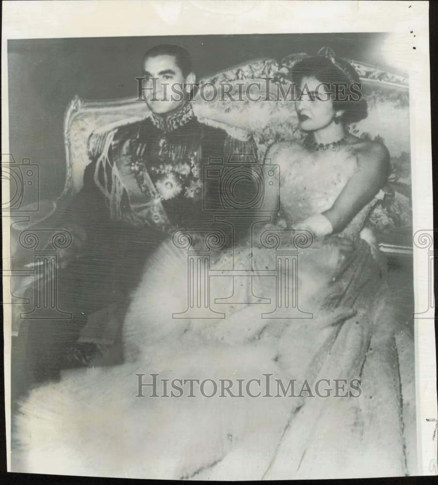1951 Press Photo Iran\'s Shah Mohammad Reza Pahlavi and bride watch festivities