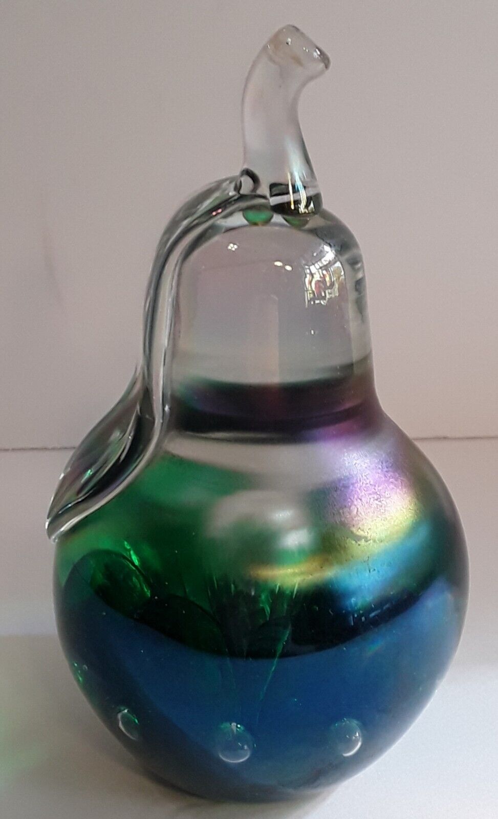 Lovely handblown art glass pear shape irridescent green paperweight  bubbles 6\