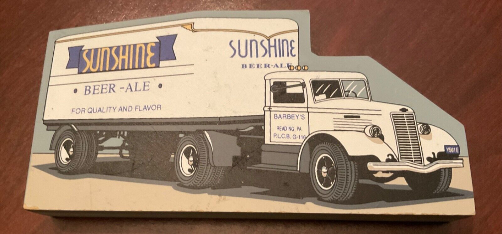 Wood Shelf Sitter. Sunshine Beer Truck. Hometowne Collectibles 1997 Reading,PA