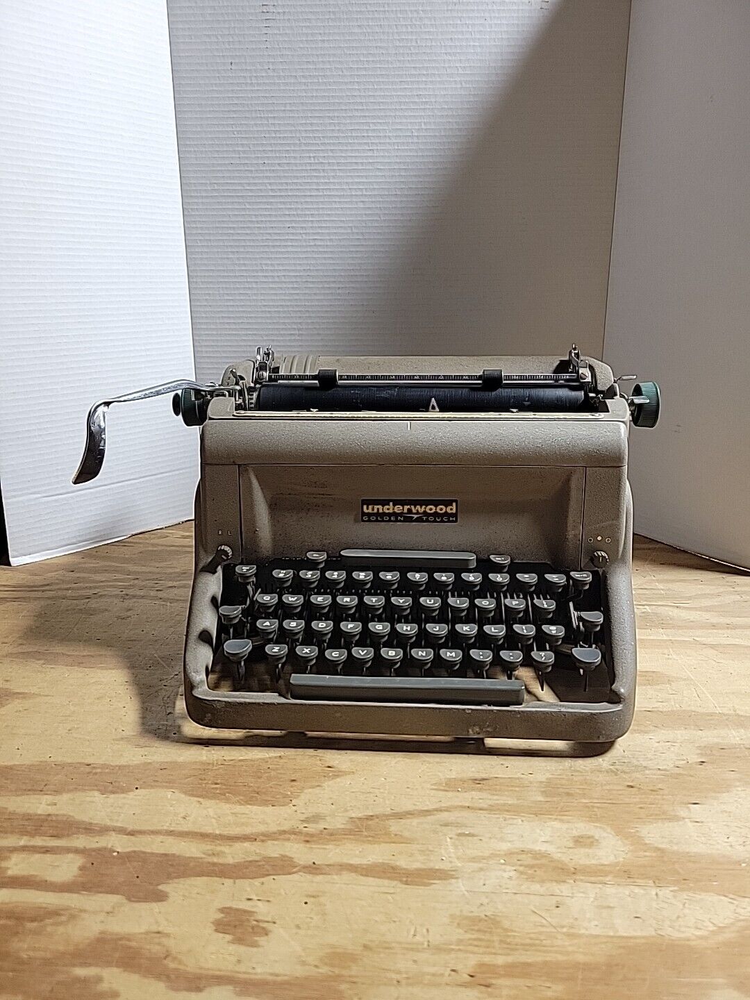 Vintage Underwood \'Golden Touch\' typewriter 