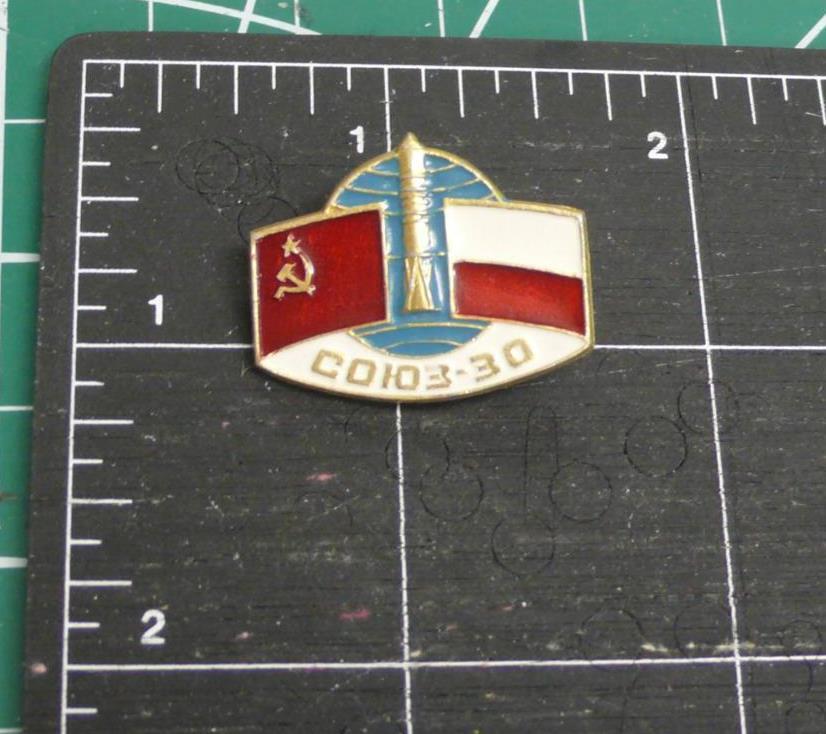 Russian / Soviet USSR / CCCP Poland  Interkosmos Soyuz 30 Space pin badge