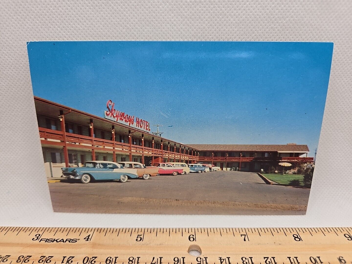 Vintage Postcard Denver Colorado Colfax Avenue Skyways Motor Hotel  Old Cars