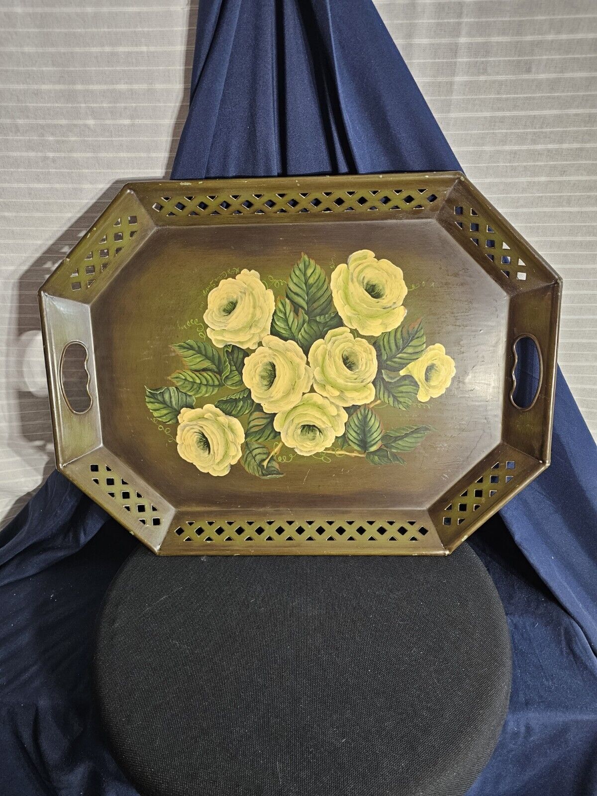 VTG Cottage Metal Serving Tray w/ Hand Painted Floral Lattice Edge 20”x15” Nice