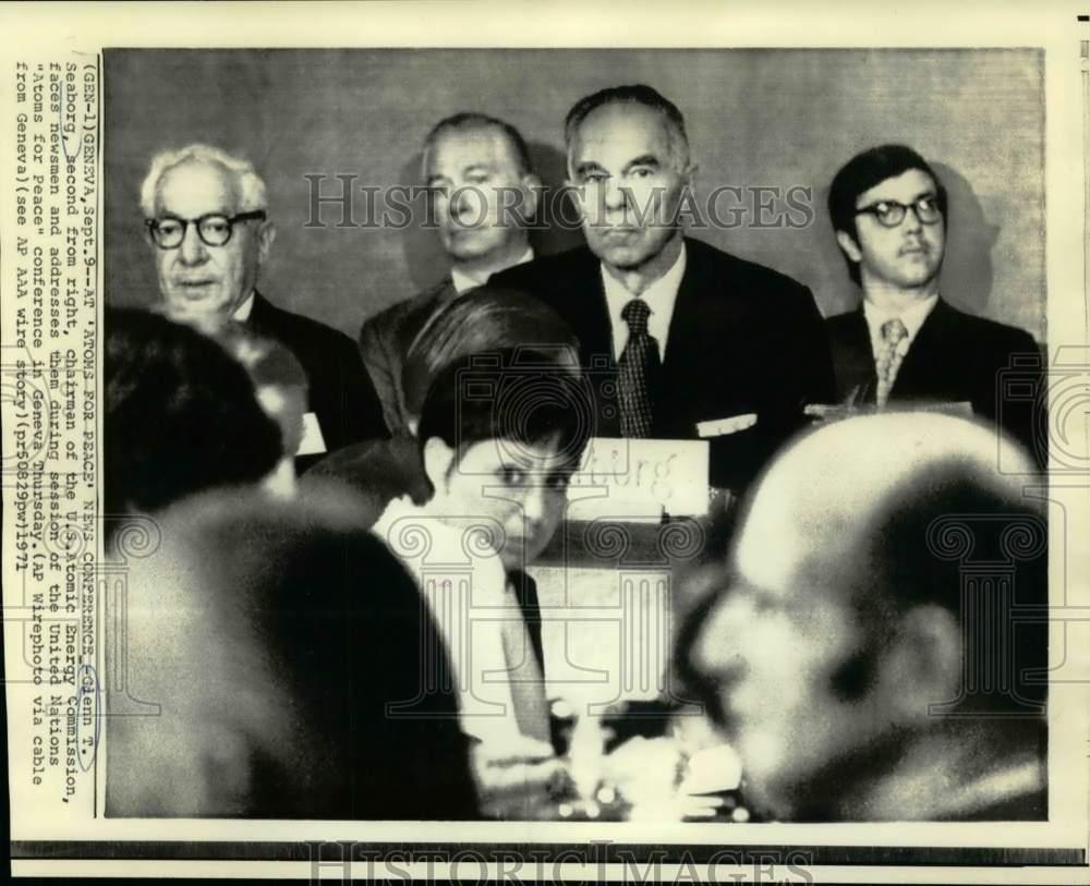 1971 Press Photo Glenn Seaborg addresses \'Atoms for Peace\' Geneva conference