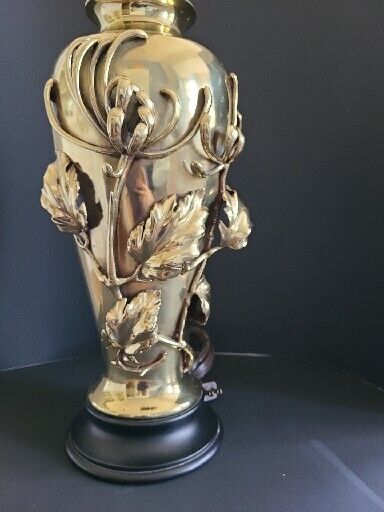 Vtg Leviton Heavy Brass Chrysanthemum Relief Sculptural Lamp