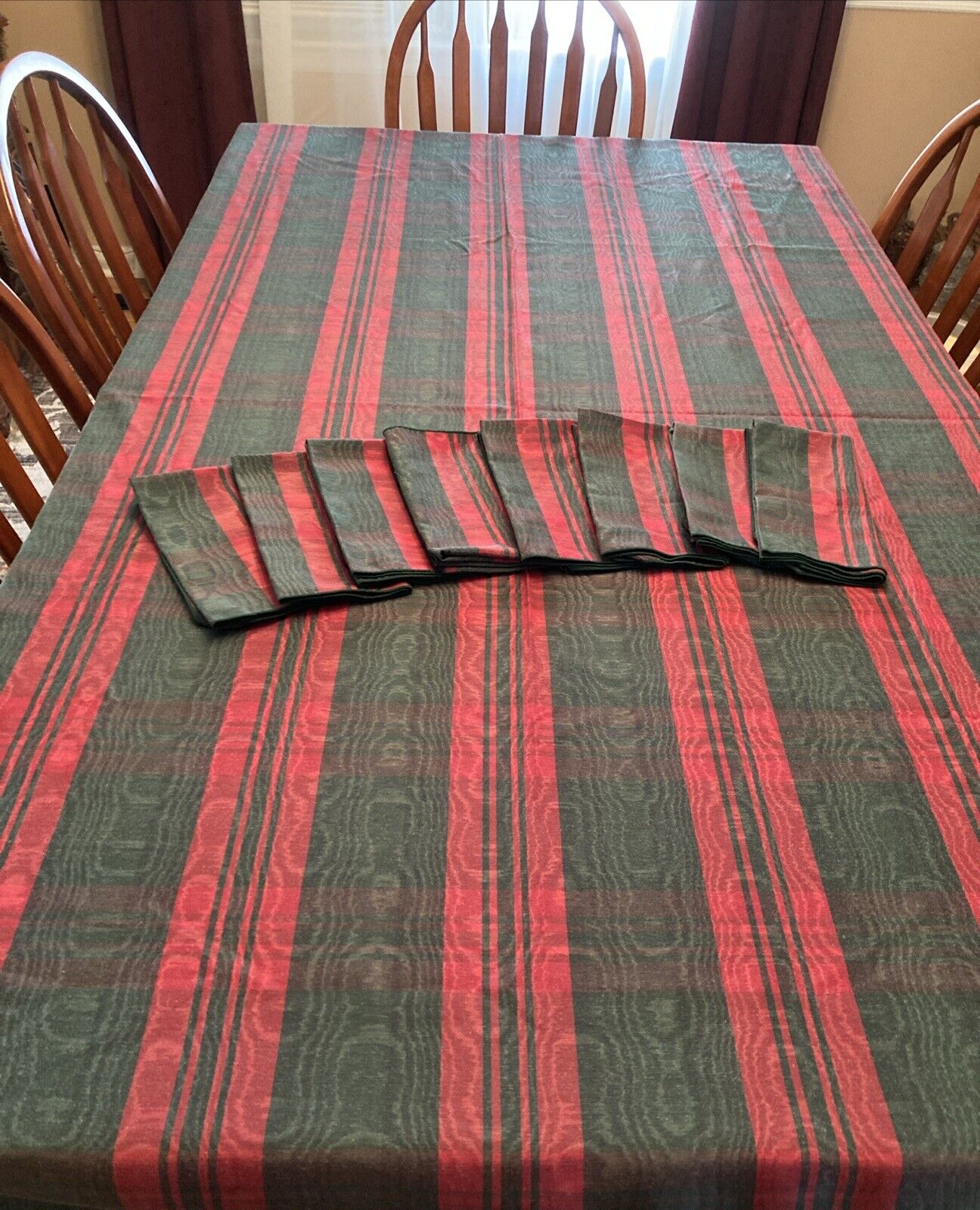 Estate Sale Beautiful Red And Green Striped With 8 Matching Napkins So Pretty
