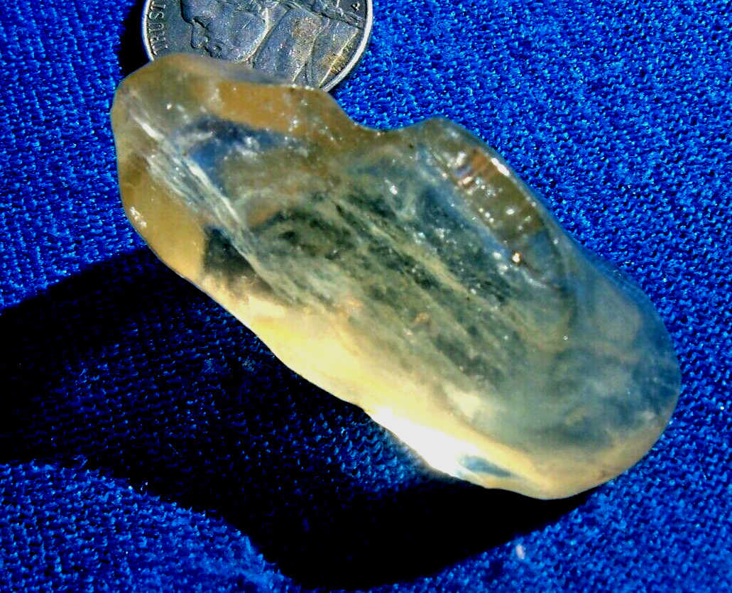 Libyan Desert Glass Meteorite Tektite impact specimen(  103 ct)Blue lines Gem A+
