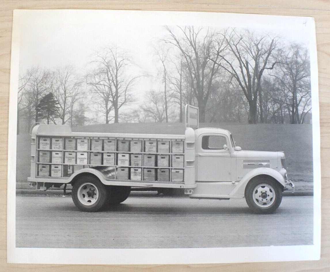 1930s-40s canada dry pop truck photo vintage