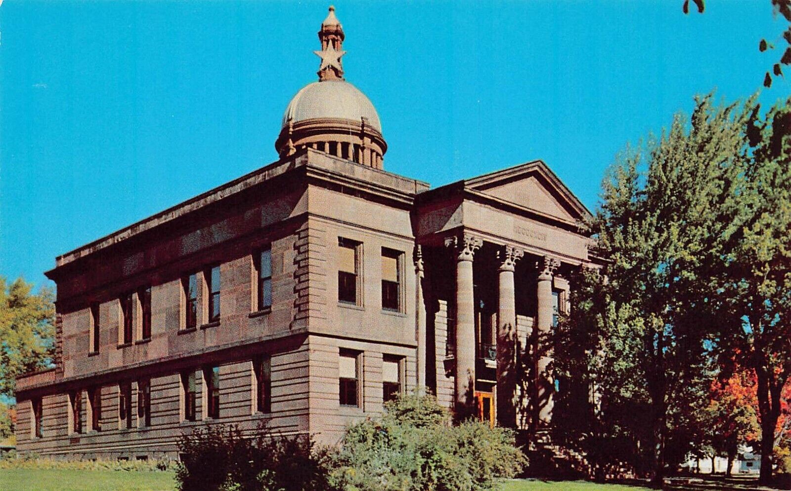 Washburn Bayfield County Courthouse WI Wisconsin Apostle Island Vtg Postcard A49