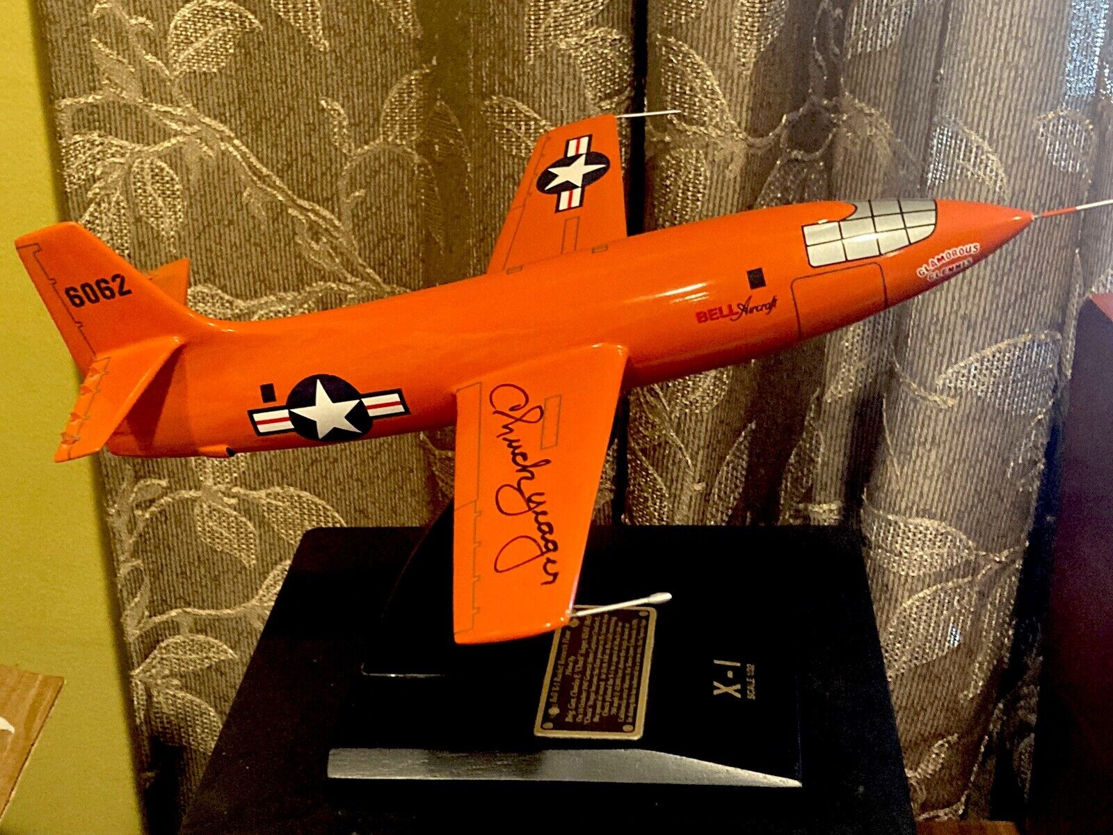 CHUCK YEAGER SPEED OF SOUND ACE PILOT SIGNED AUTO X-1 BELL JET ROCKET 1/32 Scale