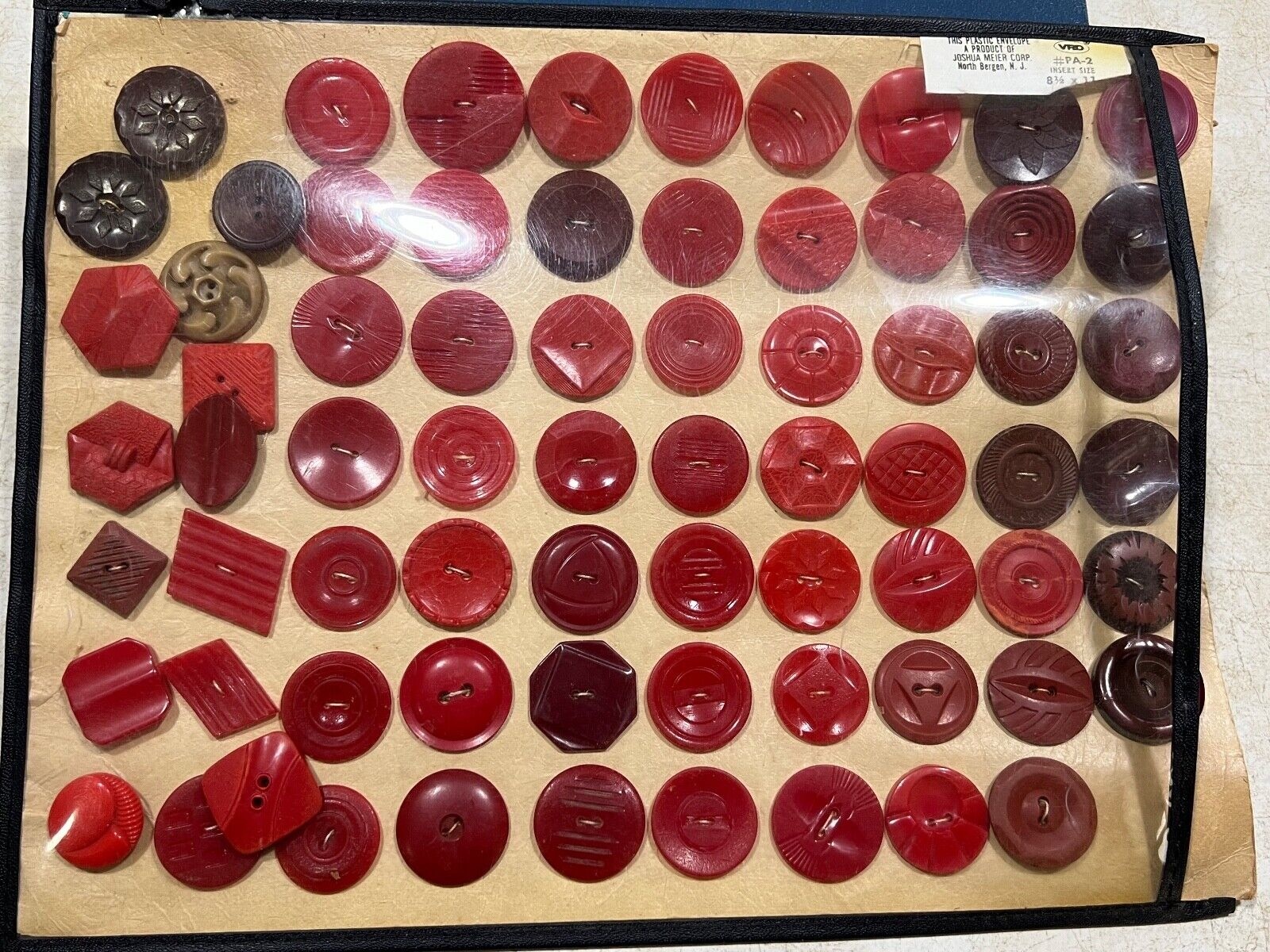 VINTAGE RARE Salesman\'s Sample Sheet of 71 Reds Buttons Bakelite Celluloid