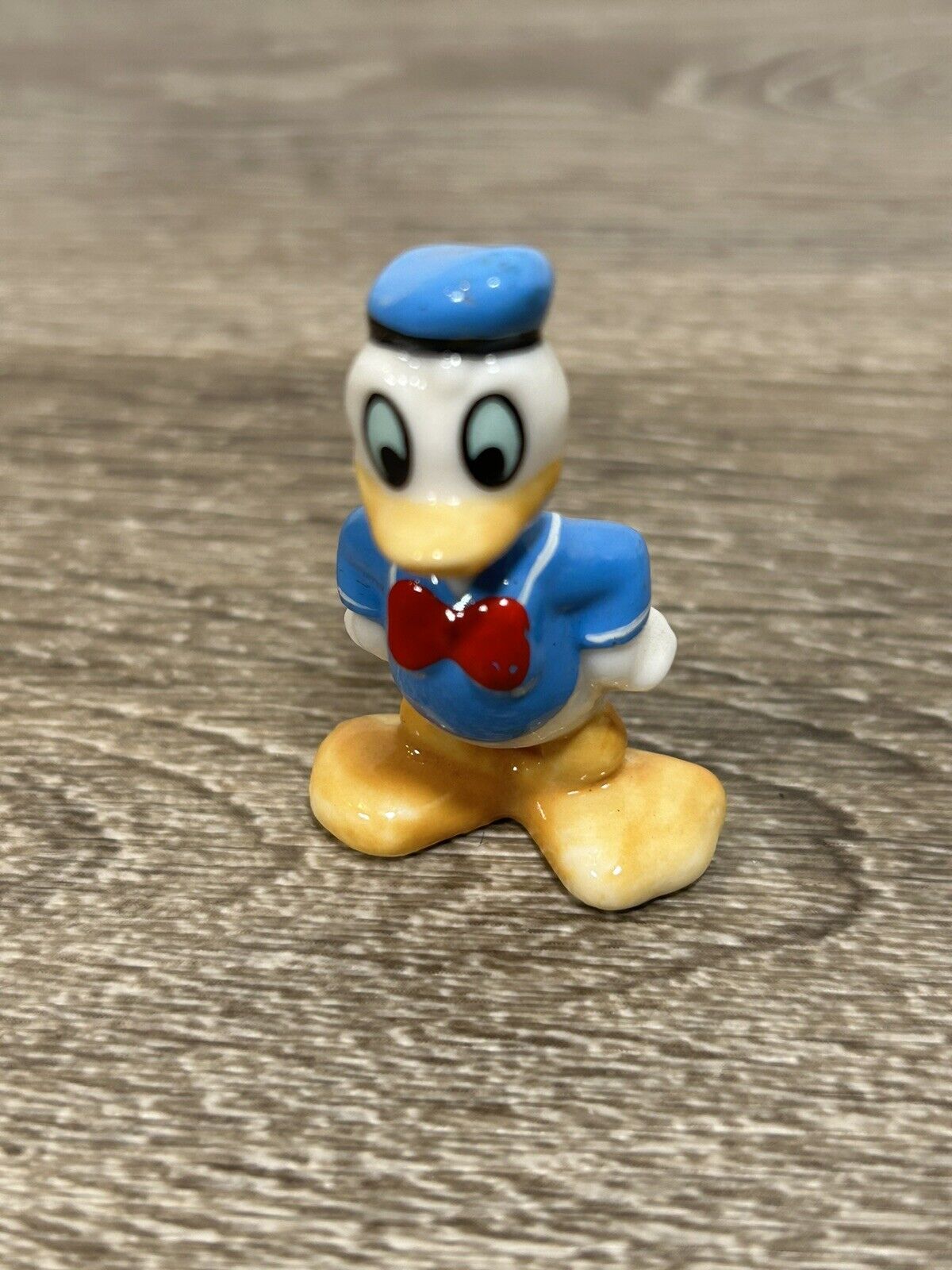 Vintage Walt Disney Miniatures Ceramic Figurine Donald Duck Taiwan 2”