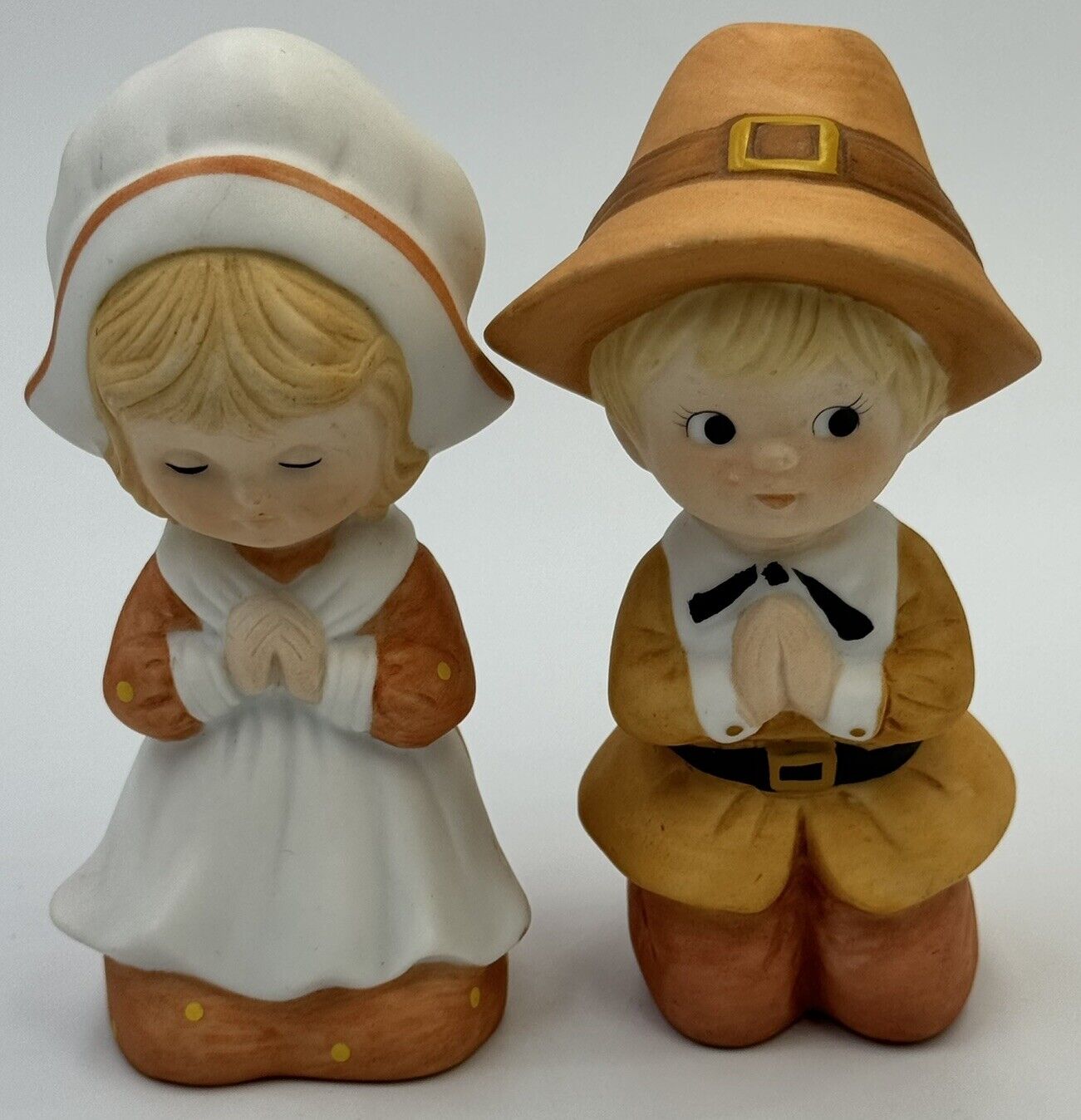 Vintage Lefton Thanksgiving Praying Pilgrim Boy and Girl Figurines #02161 