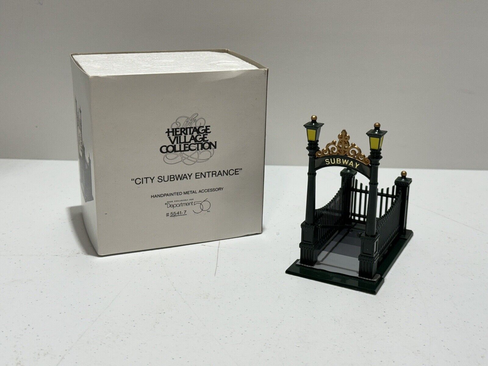 Retired Department 56 City Subway Entrance Heritage Village Collection #5541-7
