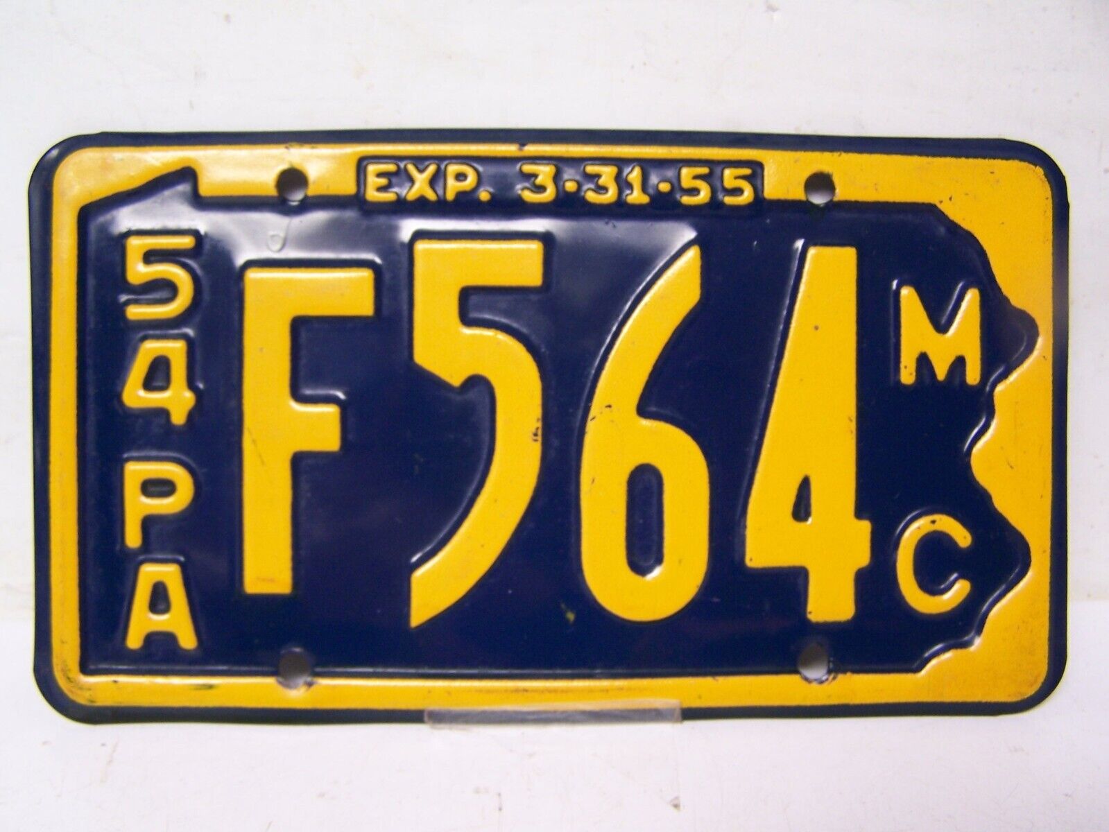 1954 PA Pennsylvania Motorcycle License Plate Tag F564 Harley Indian Nice