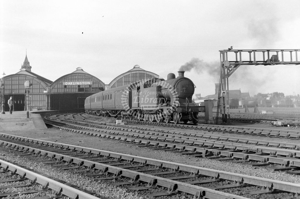 PHOTO BR British Railways Steam Locomotive Class A8 69859  at Darlington in 1954