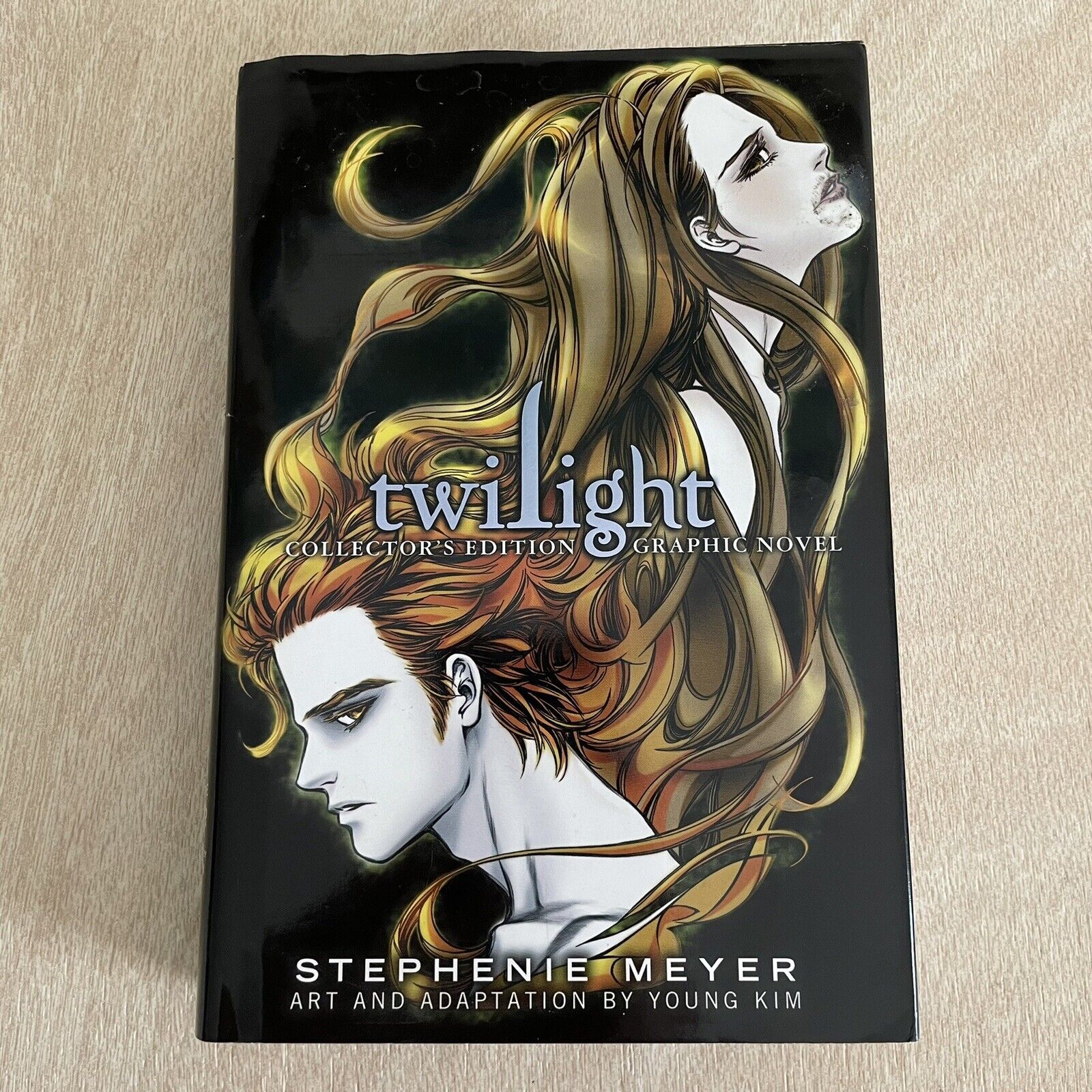 Twilight Collector’s Edition Graphic Novel Stephanie Meyer Young Kim Hard Cover