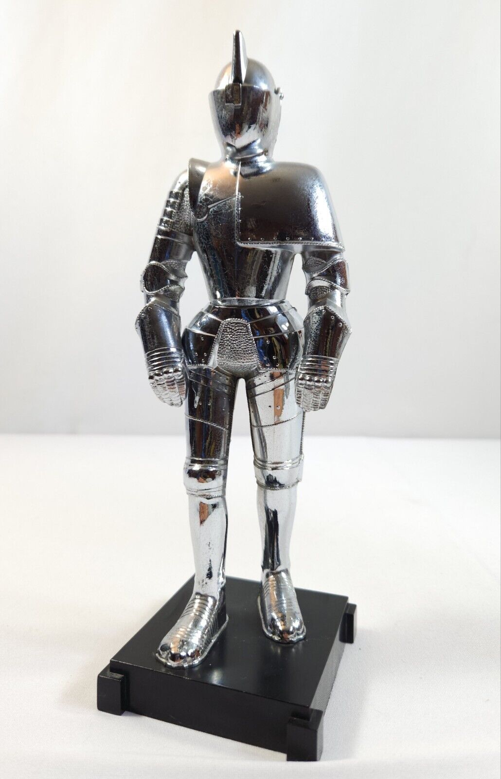 Vtg 1930s Metal Chrome Medieval Knight in Armor Sculpture 9.5\'\' Table Lighter