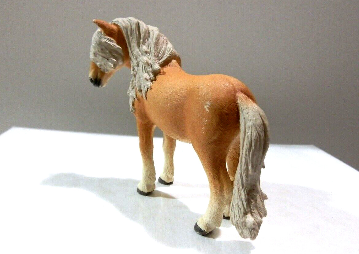 2014 Schleich Icelandic Pony Palomino Mare Horse Figurine