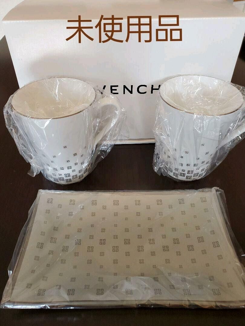 Givenchy Beautiful Solid One Pair Mug Set with Tray and Box WHITE Porcelain New