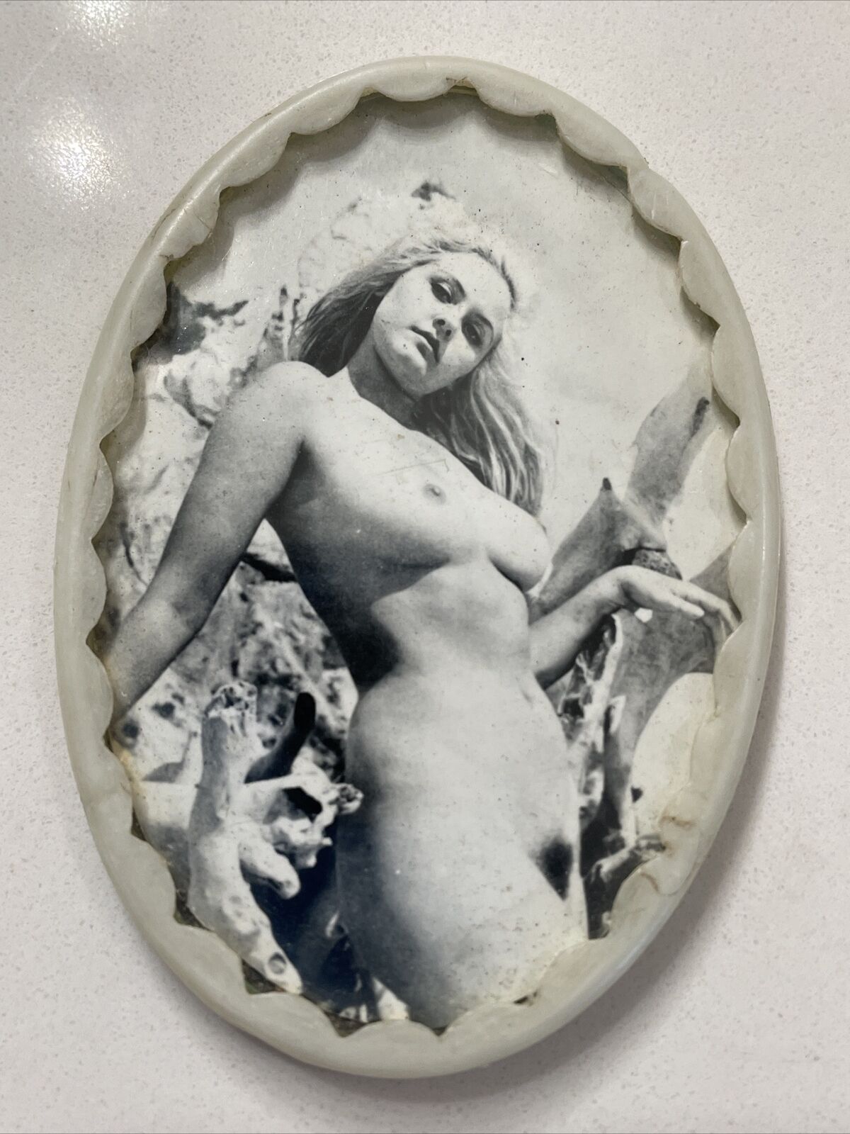 Vintage Wartime Pocket Mirror Nude Pretty Woman Blonde Brunette Tropical B&W