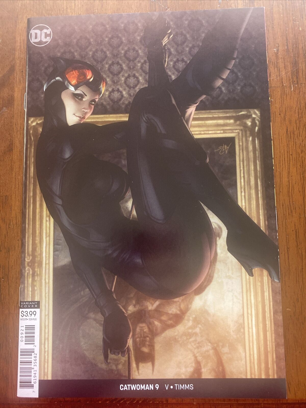 Catwoman #9 Gorgeous Variant Cover by Stanley Artgerm Lau in NM (DC, 2019)