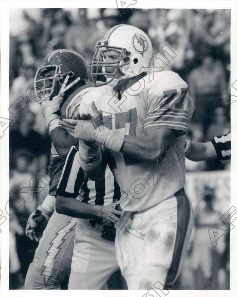 1982 Miami Dolphins Football Player Lineman AJ Duke Press Photo