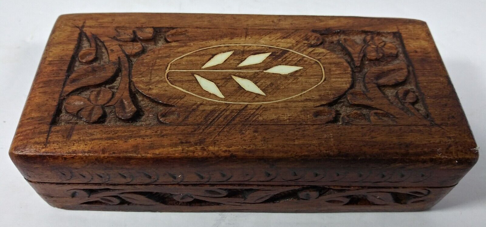 Vintage Hand Chip Carved Wood Floral Inlay Design Jewelry Trinket Keepsake Box 