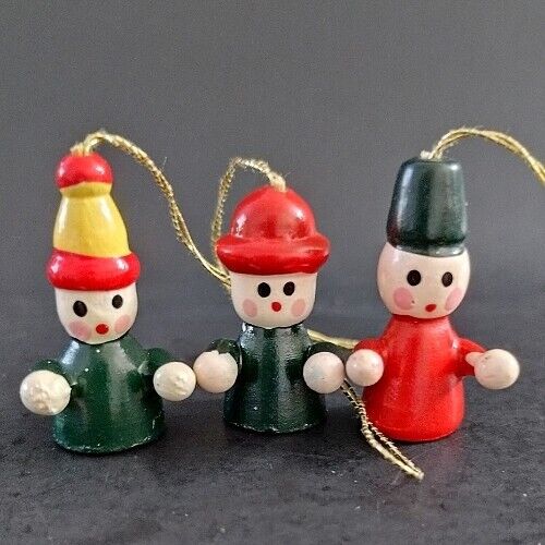 Vintage Christmas Ornaments 3 Wooden MEN IN HATS FEZ Clown BOWLER Hat 1 INCH