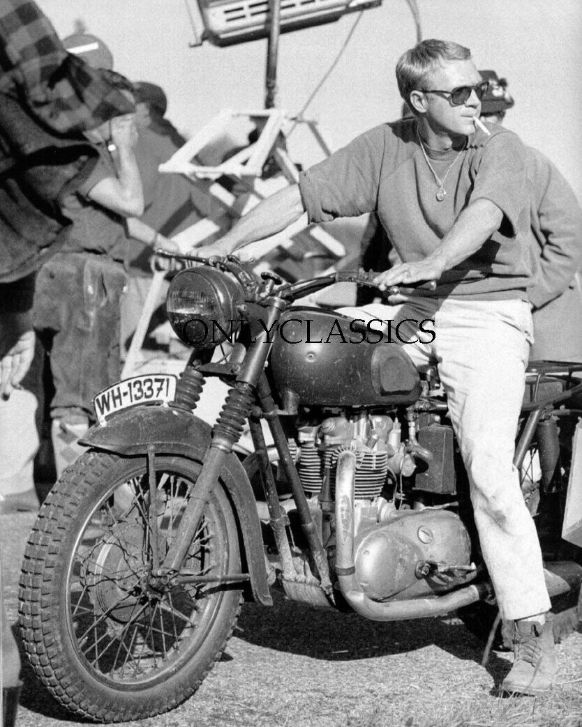 COOL GUY STEVE McQUEEN TRIUMPH MOTORCYCLE THE GREAT ESCAPE 8X10 MOVIE SET PHOTO