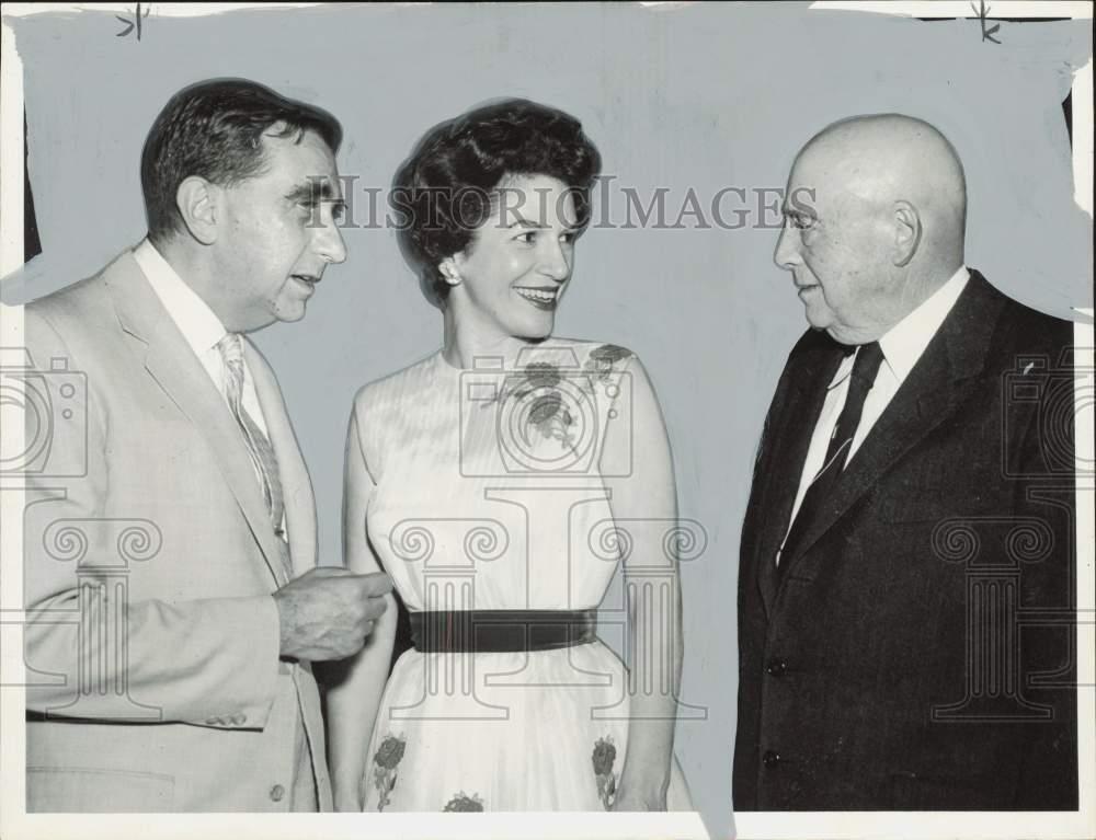 1958 Press Photo Mrs. William Francis talks with Edward Teller and Sam Rayburn