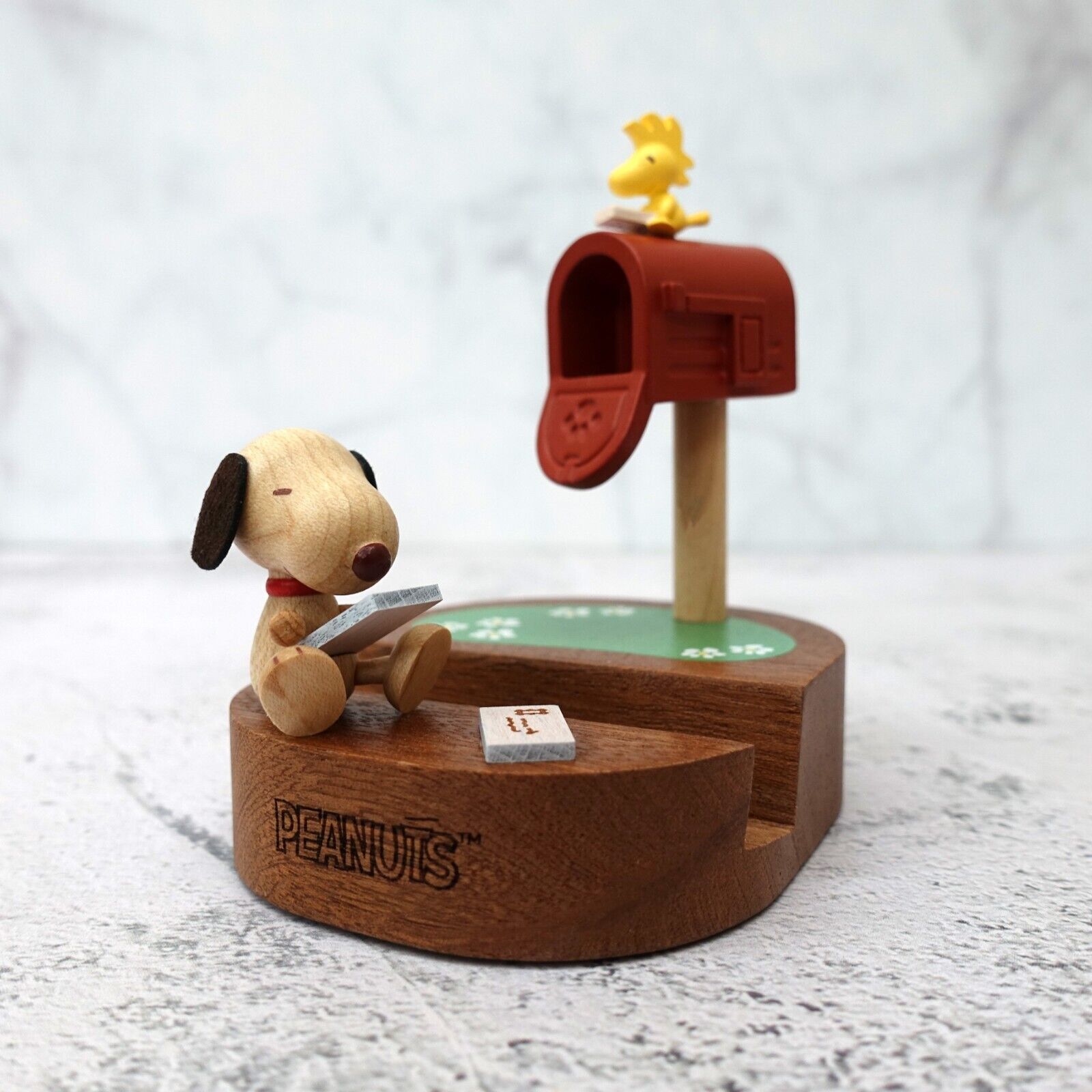 Peanuts Snoopy Wooden Phone Stand - SNPY ONLY The Best Snoopy Store