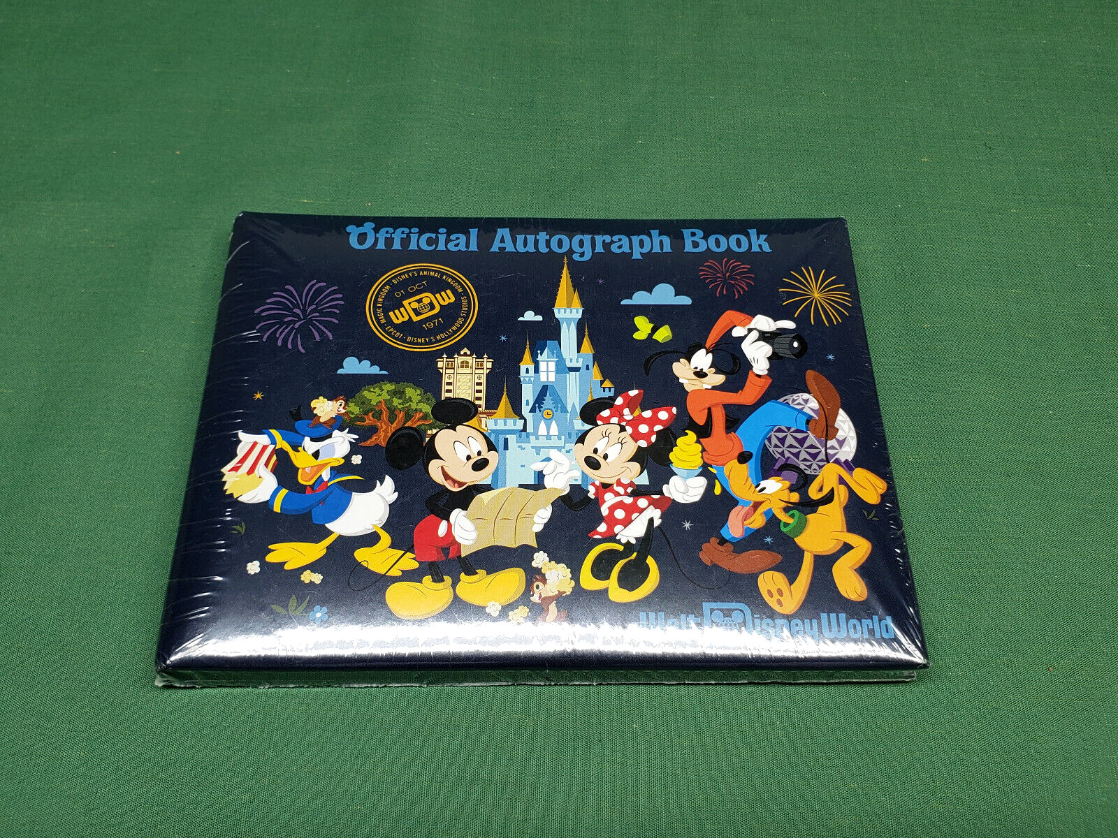 Disney Parks Official Walt Disney World Autograph Book *Sealed*