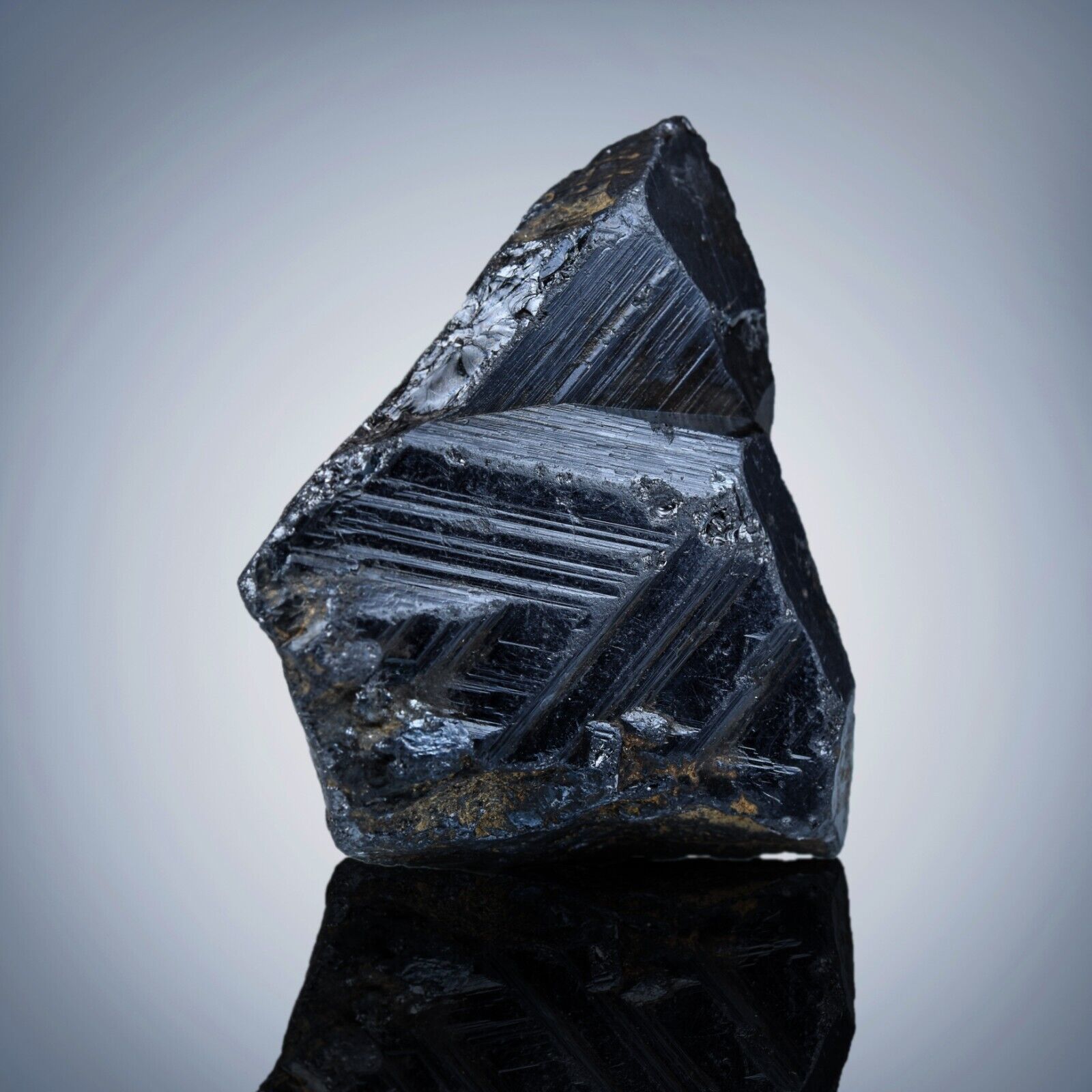 32 Gram Beautiful Rare Magnetite Crystal From Pakistan