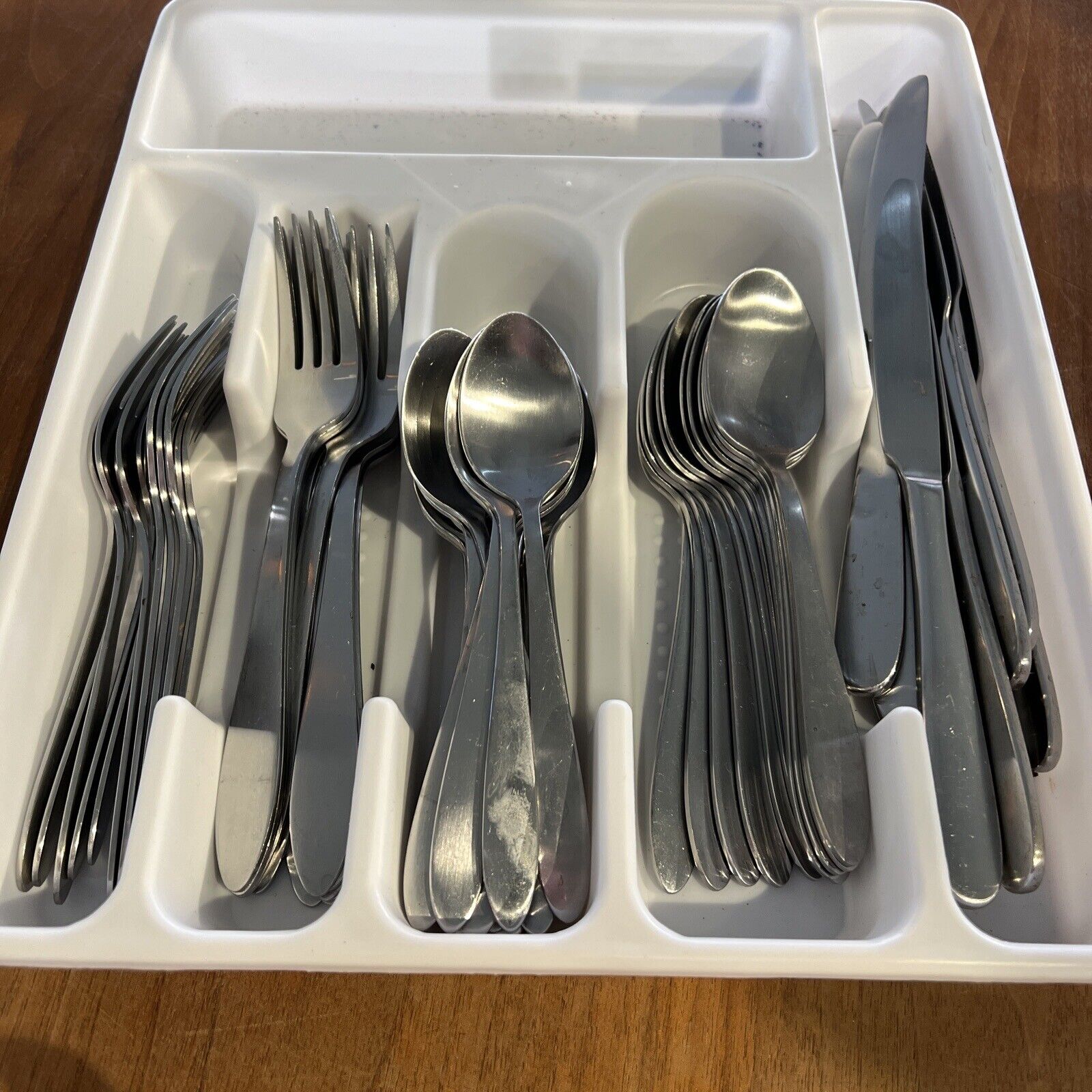 66 pcs. Oneida Stainless TAYLOR Glossy Service Including 21 Teaspoons