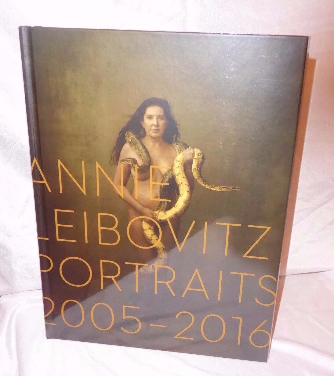 SIGNED Annie Leibovitz Portraits 2005 2016 Coffee table Artist Photographs 1/1