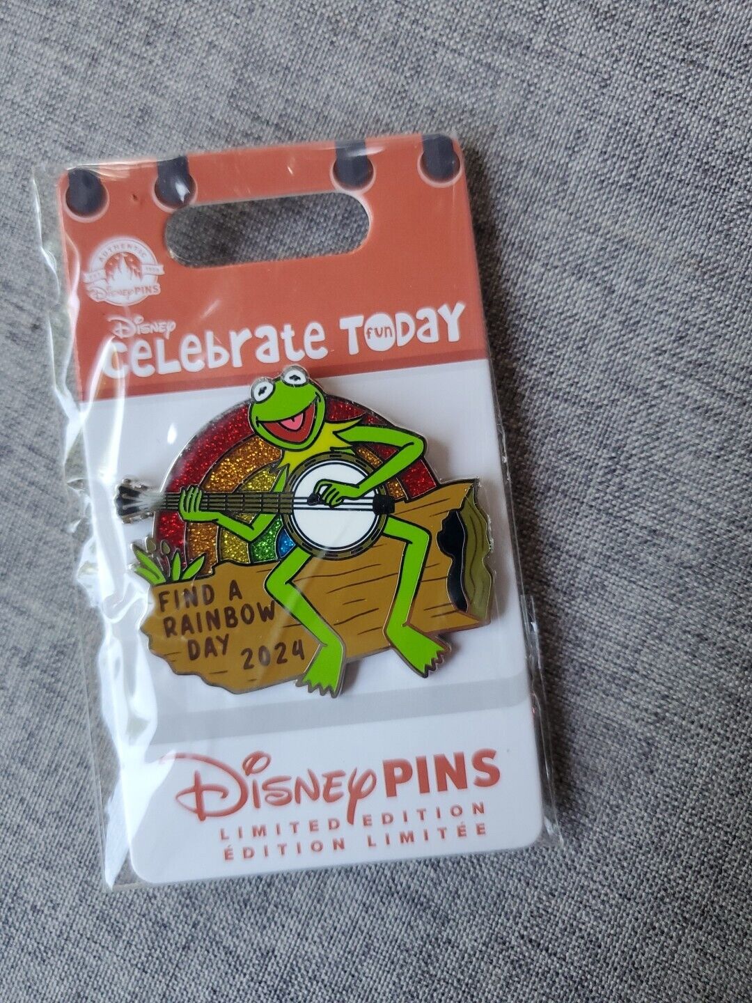 2024 Disney Parks Celebrate Today Find A Rainbow Day Kermit The Frog LE Pin NEW