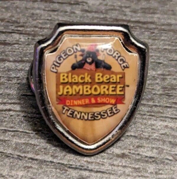 Black Bear Jamboree Dinner & Show Pigeon Forge Tennessee Vintage Lapel Pin