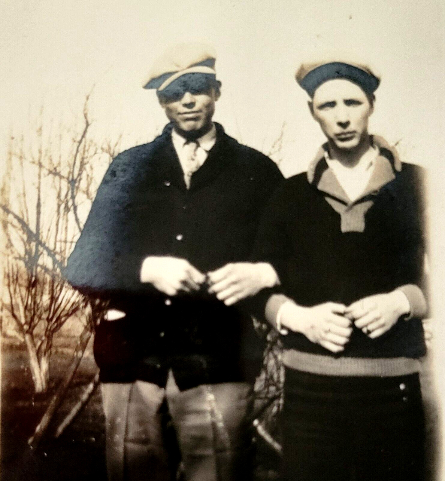 c1920s Two Men Wearing Newsboy Caps in Field Sunglasses Original Photo