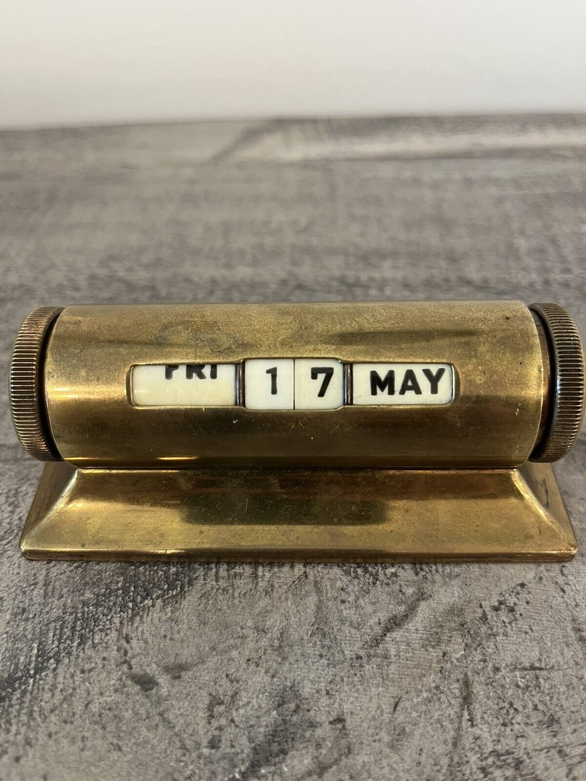 Mid Century Vintage Brass Rolling Day Date Desk Perpetual Calendar. Read Descrip
