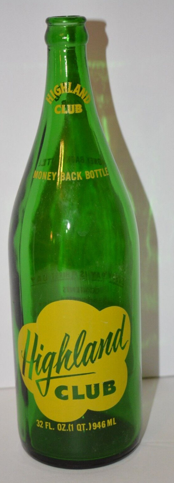 Highland Club Beverage Co Ludlow Mass Vintage ACL Soda Bottle Green Yellow 1 Qt